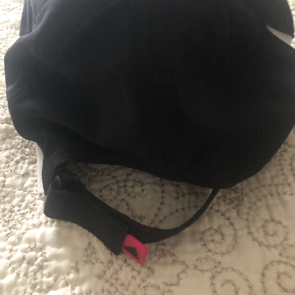 Adidas hat - Picture 3 of 3
